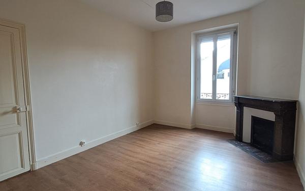 Appartement à louer    4 pièces •  Fontainebleau