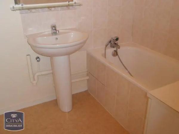 Appartement à louer 2 pièces 52.85m²