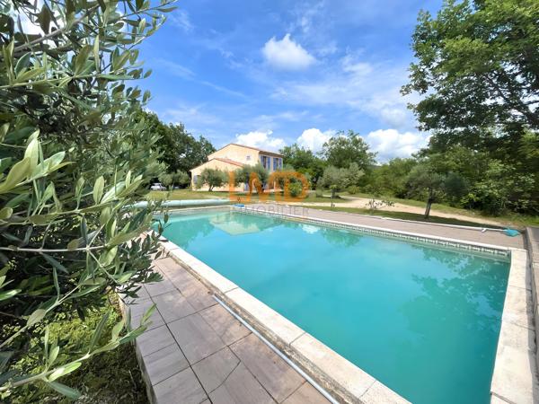 Maison provençale avec piscine calme absolu Châteaudouble