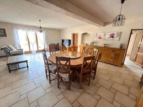 Maison provençale avec piscine calme absolu Châteaudouble
