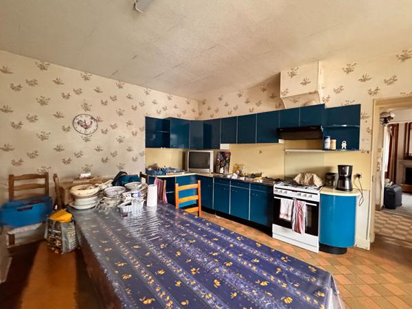 Maison NEUILLY EN THELLE A 10 MINUTES... 6 pièces, 3 chambres. Dépendances, jardin