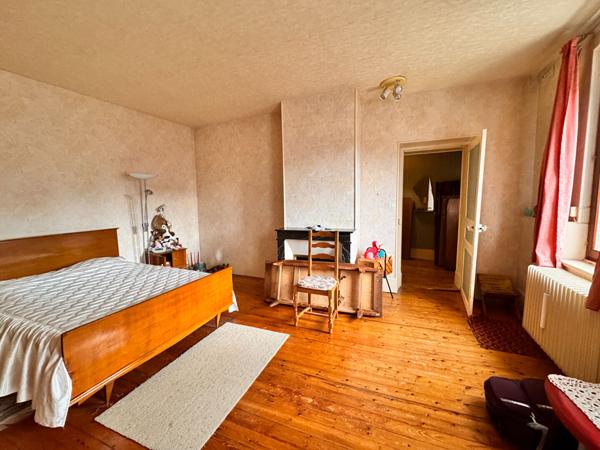 Maison NEUILLY EN THELLE A 10 MINUTES... 6 pièces, 3 chambres. Dépendances, jardin