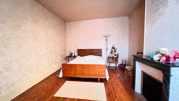 Maison NEUILLY EN THELLE A 10 MINUTES... 6 pièces, 3 chambres. Dépendances, jardin