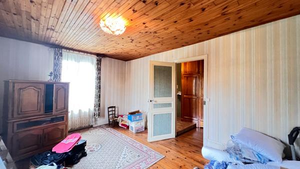 Maison NEUILLY EN THELLE A 10 MINUTES... 6 pièces, 3 chambres. Dépendances, jardin