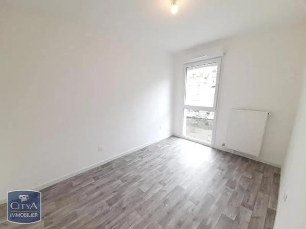 Appartement à louer 3 pièces 57.58m² Corbeil-Essonnes (91100)
