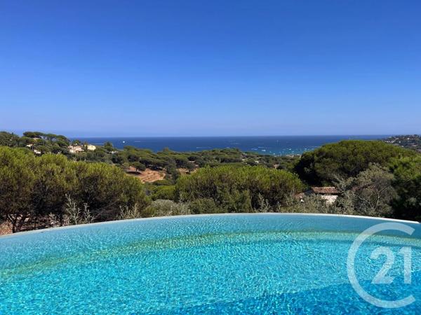 Maison à vendre  8 pièces - 241 m 2   STE MAXIME  - 83