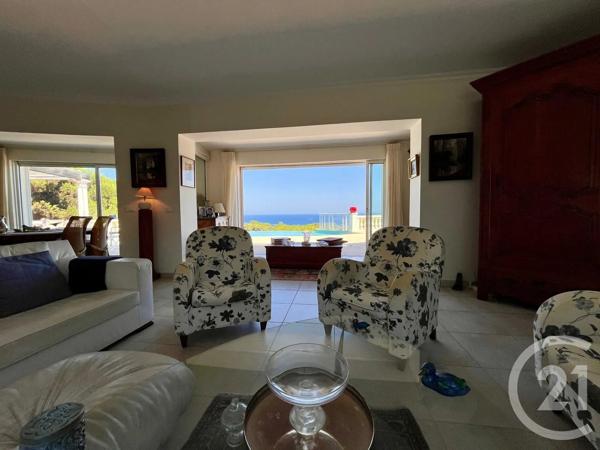 Maison à vendre  8 pièces - 241 m 2   STE MAXIME  - 83