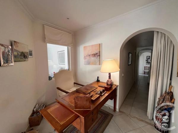 Maison à vendre  8 pièces - 241 m 2   STE MAXIME  - 83