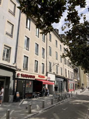 PAU CENTRE VILLE CHARMANT APPARTEMENT