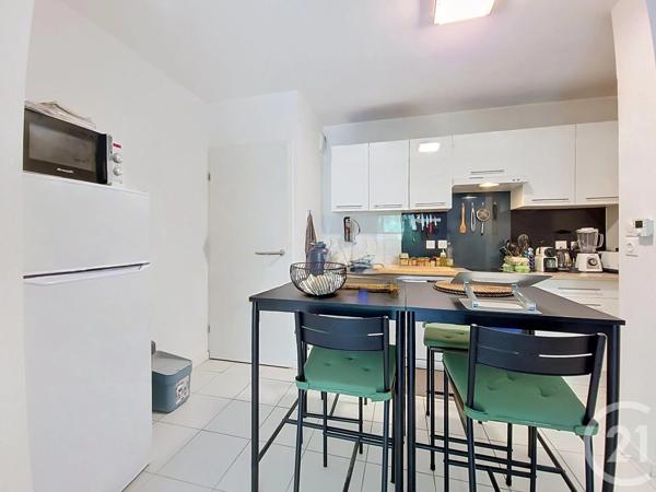 Appartement F2 à vendre  2 pièces - 40 m 2   AVIGNON  - 84