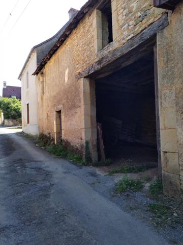 Grange à rénover à Saint-Martial-d'Albarède