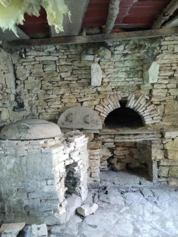 Grange à rénover à Saint-Martial-d'Albarède