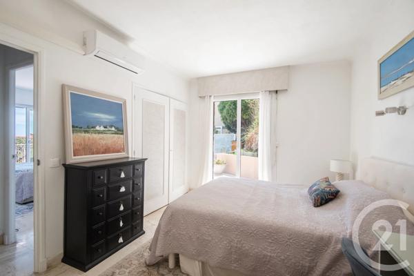 Appartement F4 à vendre  4 pièces - 93 m 2   VILLEFRANCHE SUR MER  - 06