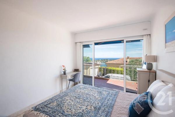 Appartement F4 à vendre  4 pièces - 93 m 2   VILLEFRANCHE SUR MER  - 06