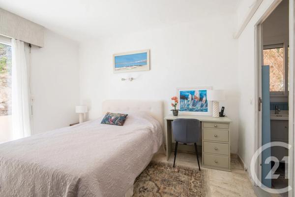 Appartement F4 à vendre  4 pièces - 93 m 2   VILLEFRANCHE SUR MER  - 06