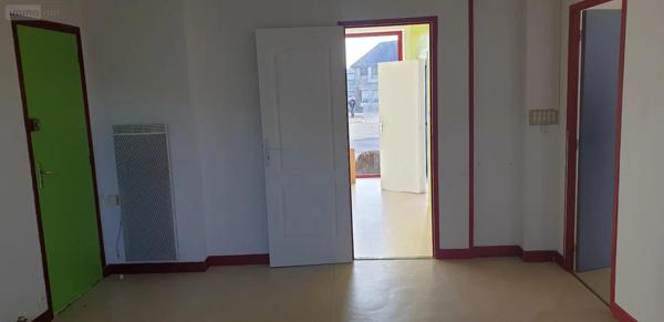 Location - Fonds et/ou murs commerciaux Baud 56150 4 pièces 100 m 2