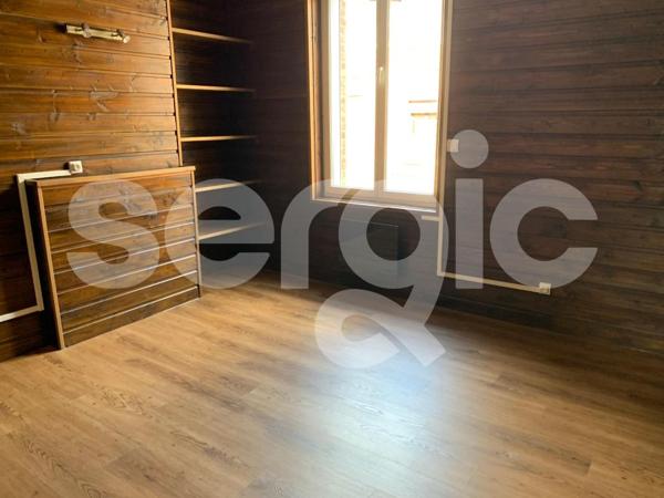 Location 3 Pieces 67 80000 Amiens 25 1435 01 0019