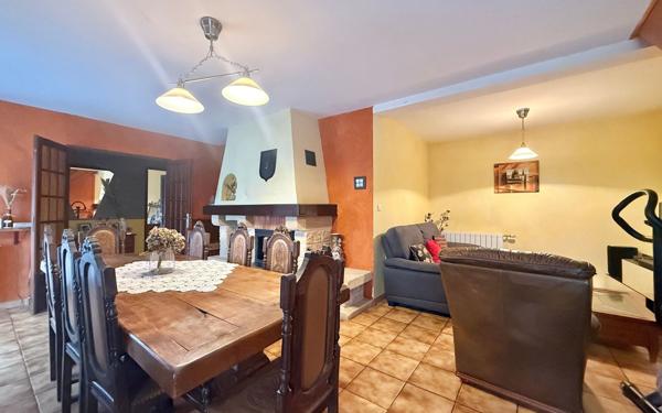 Maison à vendre    7 pièces •  Varanges