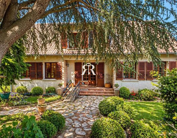 Vente Maison à Romagnat - 11 pièces, 280 m² | Raymond immobilier