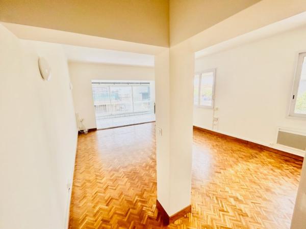 VALRAS-PLAGE VUE MER :  APPART DE 82M2 AU PREMIER ETAGE ET A 30 M DE LA PLAGE