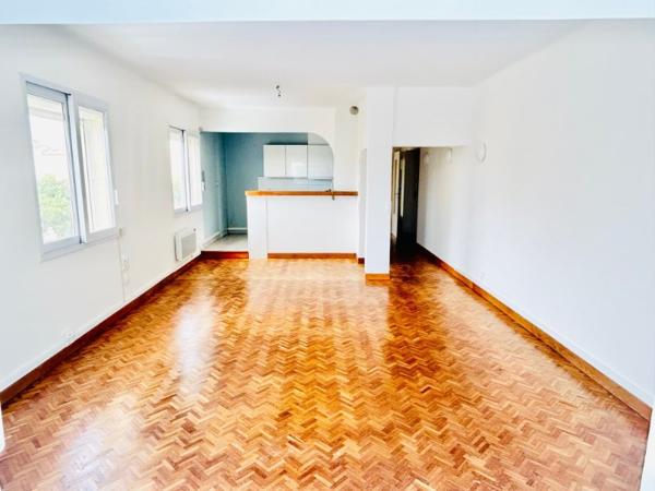 VALRAS-PLAGE VUE MER :  APPART DE 82M2 AU PREMIER ETAGE ET A 30 M DE LA PLAGE