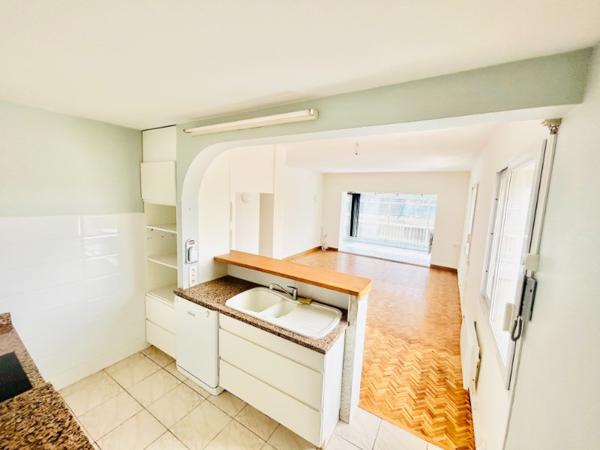 VALRAS-PLAGE VUE MER :  APPART DE 82M2 AU PREMIER ETAGE ET A 30 M DE LA PLAGE