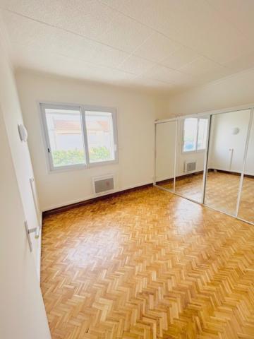 VALRAS-PLAGE VUE MER :  APPART DE 82M2 AU PREMIER ETAGE ET A 30 M DE LA PLAGE