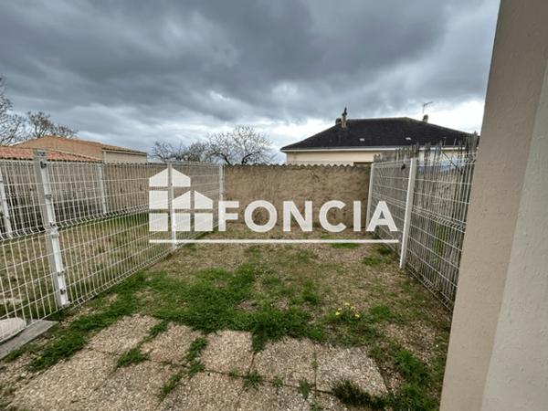 Location Studio 27.16 m² - 10/12 RUE DU PETIT POLYGONE Poitiers 86000