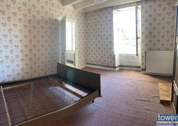 MATHA 17160 - Maison 4 pièces de 110 m² sur un terrain de 250 m² .