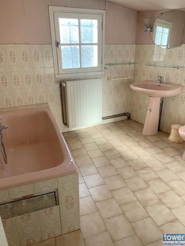 MATHA 17160 - Maison 4 pièces de 110 m² sur un terrain de 250 m² .