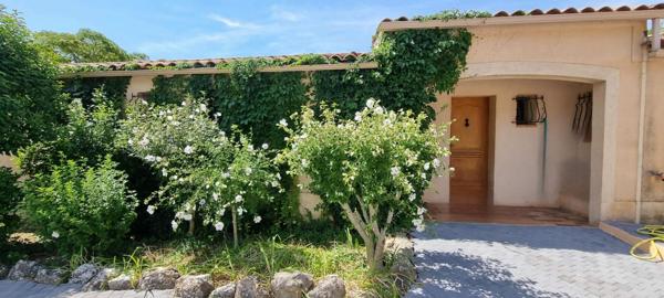 GRANDE VILLA DE PLAIN PIED  T5 sur 1400 m² de terrain piscinable