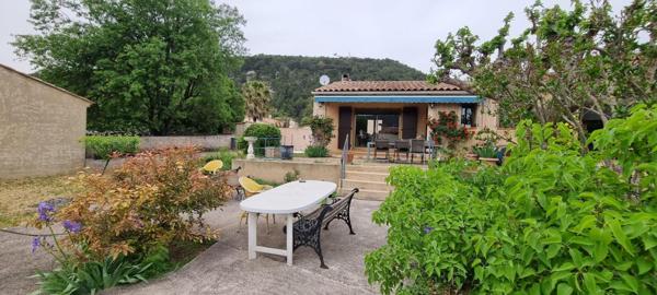 GRANDE VILLA DE PLAIN PIED  T5 sur 1400 m² de terrain piscinable