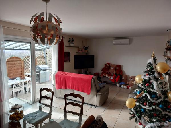 Maison de plain-pied comprenant 4 chambres.