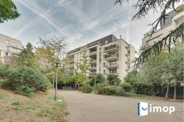 LUMINEUX 3 PIÈCES DE 64 M² AVEC TERRASSE PLEIN SUD & BOX