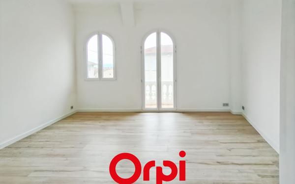 Appartement à vendre    3 pièces • 78 m2 Bandol