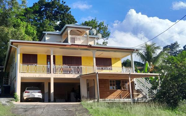 Maison à vendre    6 pièces •  Deshaies