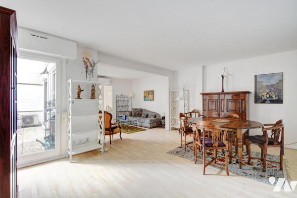 Appartement de 5 pièces terrasse dans immeuble 1993