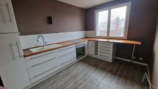 Bel appartement F2 de 52m² en centre ville de Limay avec Box et Cave