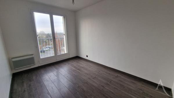 Bel appartement F2 de 52m² en centre ville de Limay avec Box et Cave