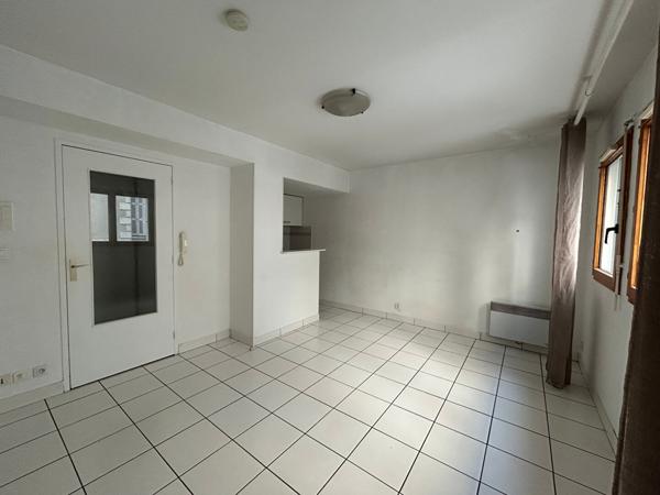 PROCHE CANCLAUX ET CHANTIERS NAVALS T2,  
Nantes 44100