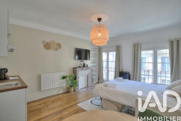 Immeuble à vendre 151,18 m² Versailles