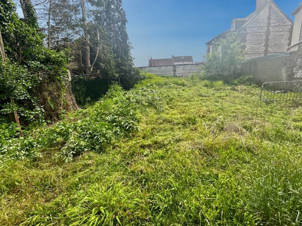 Terrain constructible de 175 m² - Projet maison avec étage