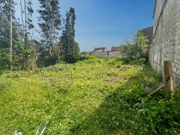 Terrain constructible de 175 m² - Projet maison avec étage