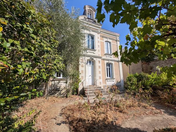 Maison de caractère - 6 chambres , Segre en anjou bleu