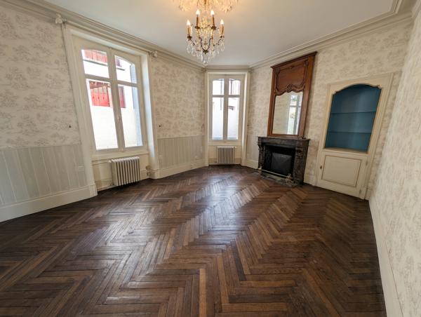Maison de caractère - 6 chambres , Segre en anjou bleu