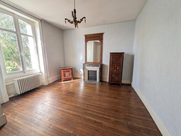 Maison de caractère - 6 chambres , Segre en anjou bleu