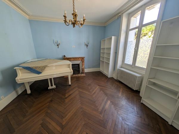 Maison de caractère - 6 chambres , Segre en anjou bleu