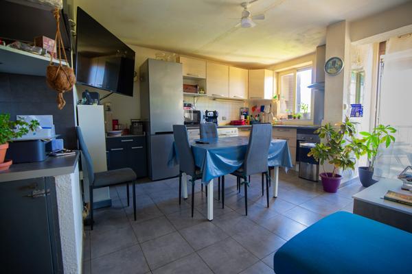 Appartement
         2 pièces
        - 32 m² 179 000 € *