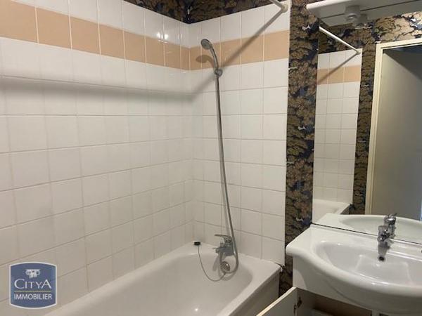 Appartement à louer 2 pièces 44.5m² Isbergues (62330)