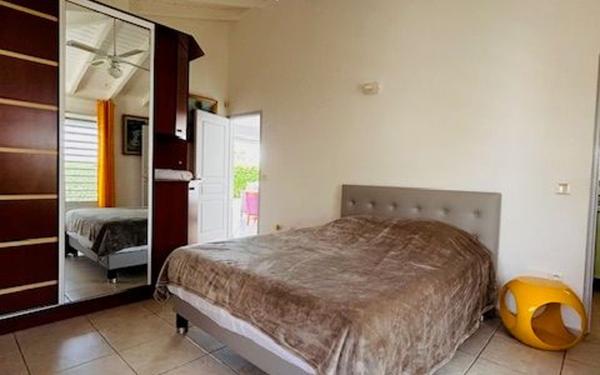 Maison à louer    4 pièces •  Saint-François